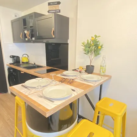 아파트 L Escapade Lourdaise Balcon Parking Wifi 루르드