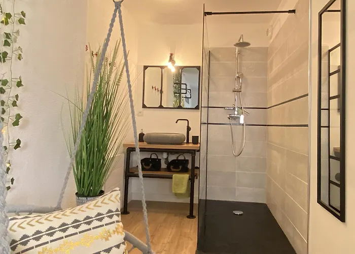 L Escapade Lourdaise Balcon Parking Wifi Apartamento